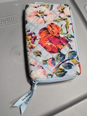 NEW Vera Bradley Light Blue Quilted Floral Zip Wallet